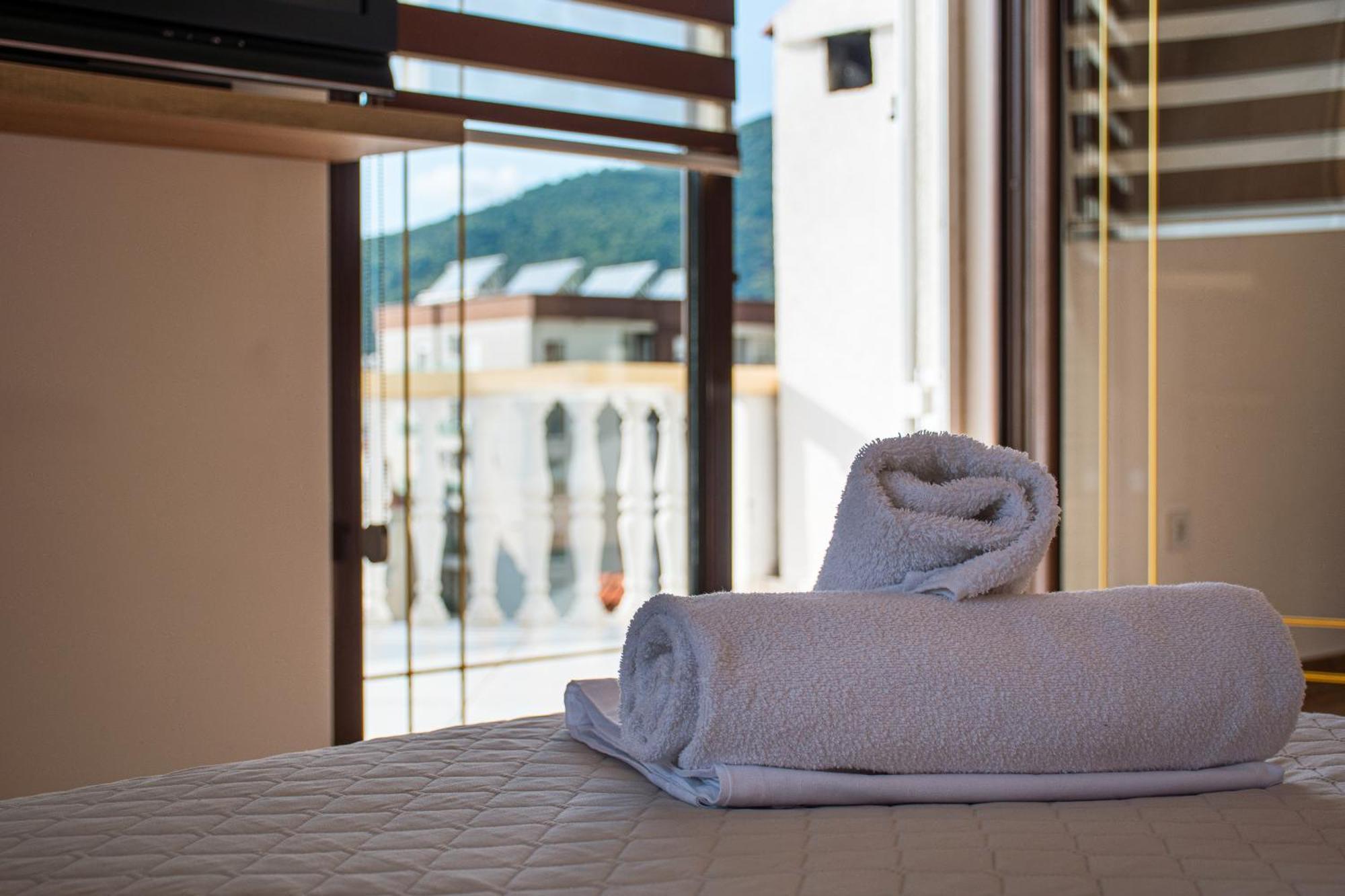 Villa Vojnic Budva Extérieur photo